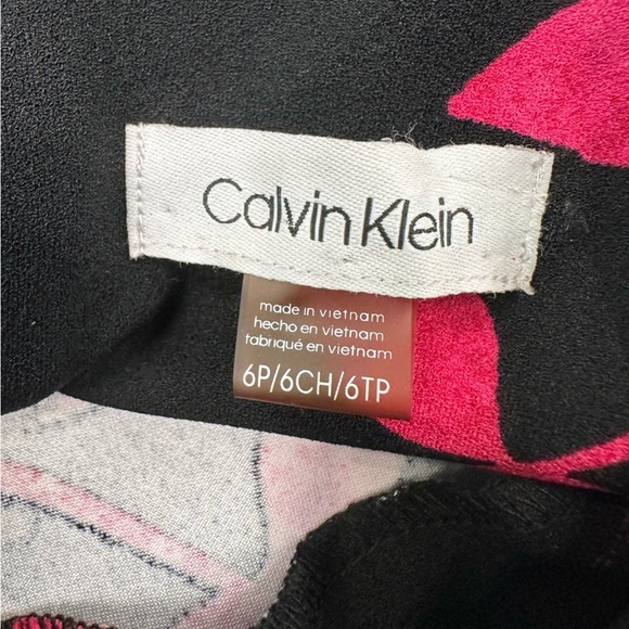 Calvin Klein Red Black Floral Crepe Sheath Dress size 6P. - Picture 3 of 4